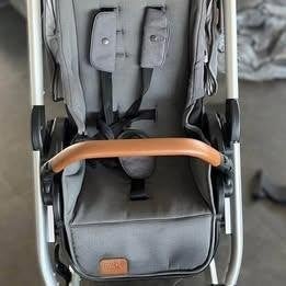 Mutsy Nio Buggy + 3 regenhoezen, 1 voetenzak & Adapters, Ophalen, Gebruikt, Overige merken, Verstelbare rugleuning