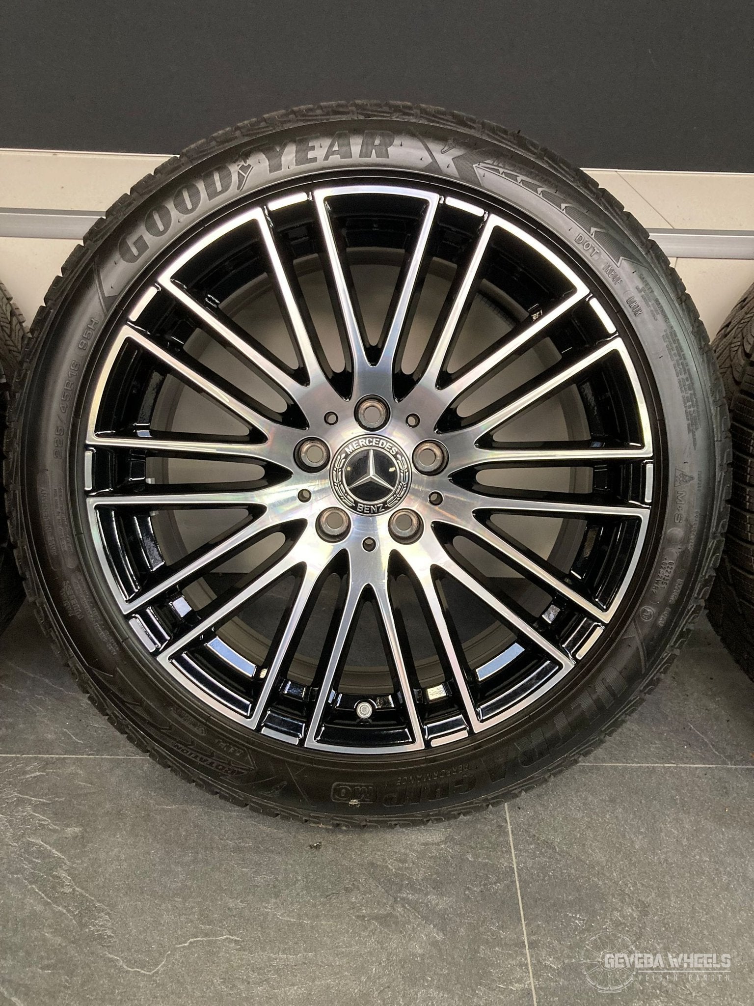 18” originele Mercedes C klasse W206 velgen + winterbanden, Autos : Pièces & Accessoires, Pneus & Jantes, Pneus et Jantes, Pneus hiver