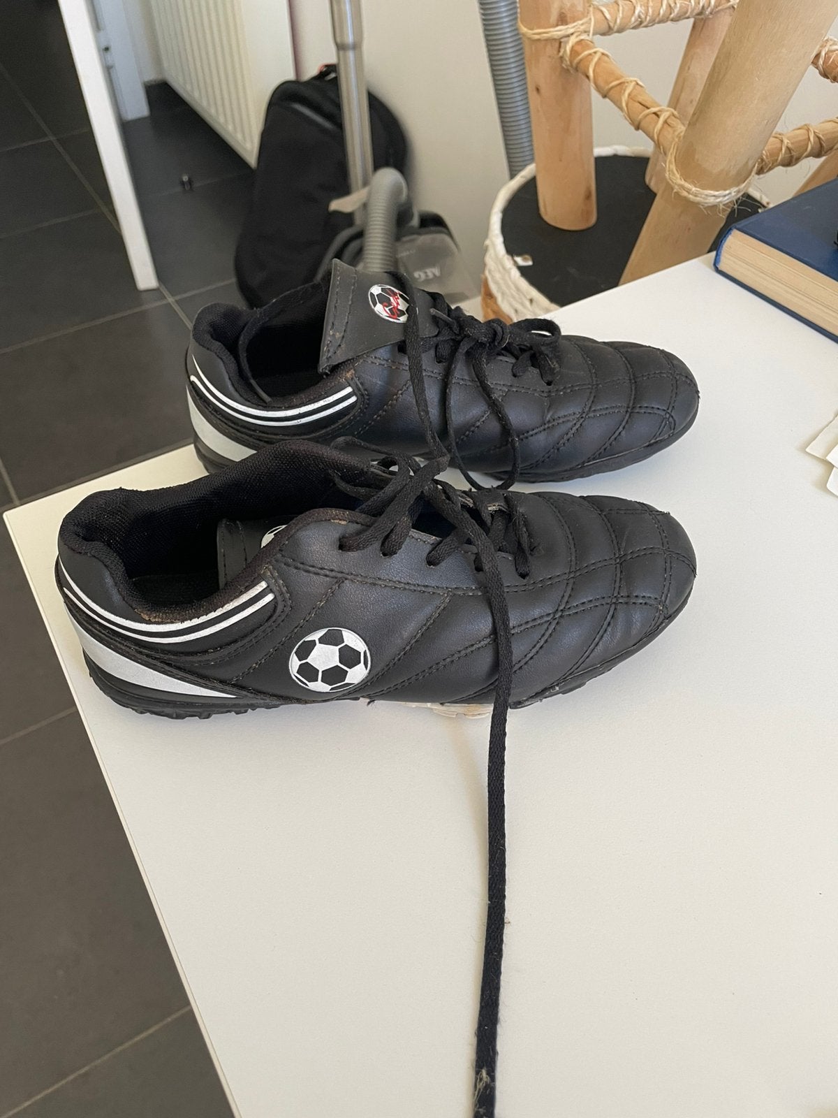 Voetbalschoenen maat 35-36, Sport en Fitness, Ophalen of Verzenden, Zo goed als nieuw