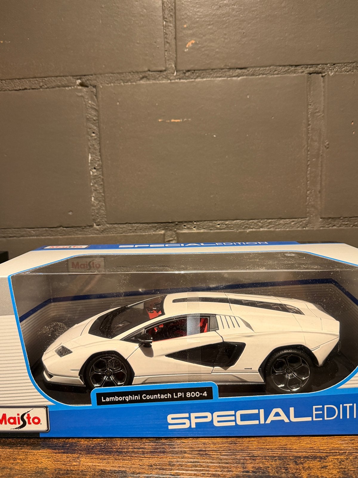 Lamborghini countach LPI 800-4, Hobby & Loisirs créatifs, Enlèvement, Comme neuf, Maisto