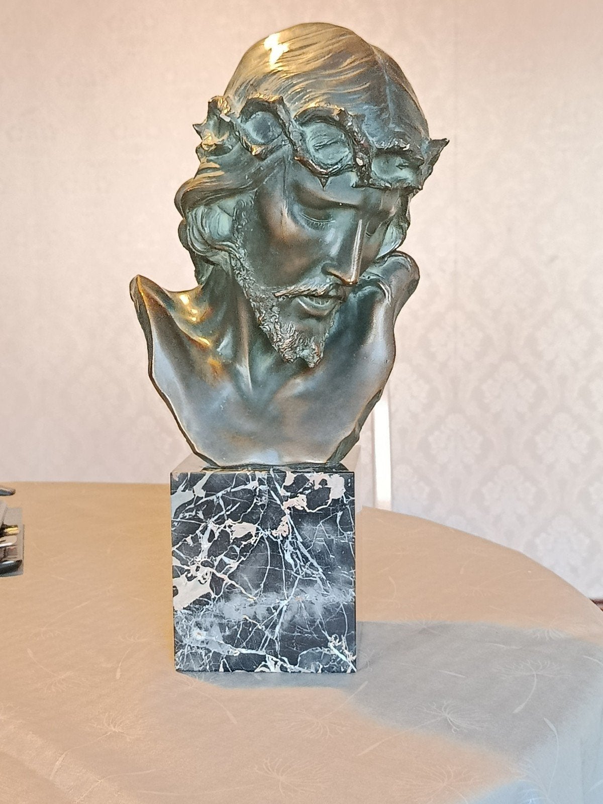 Jesus Christus met doornkroon, Ophalen