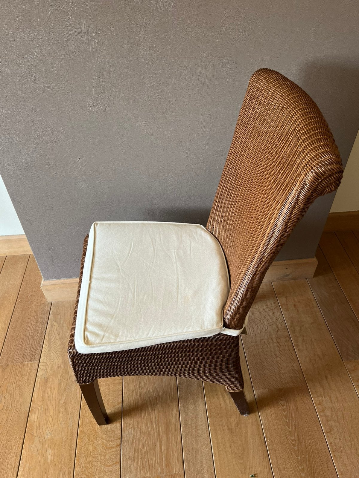 8 eettafel stoelen, Huis en Inrichting, Stoelen, Ophalen, Bruin, Riet of Rotan, Zo goed als nieuw