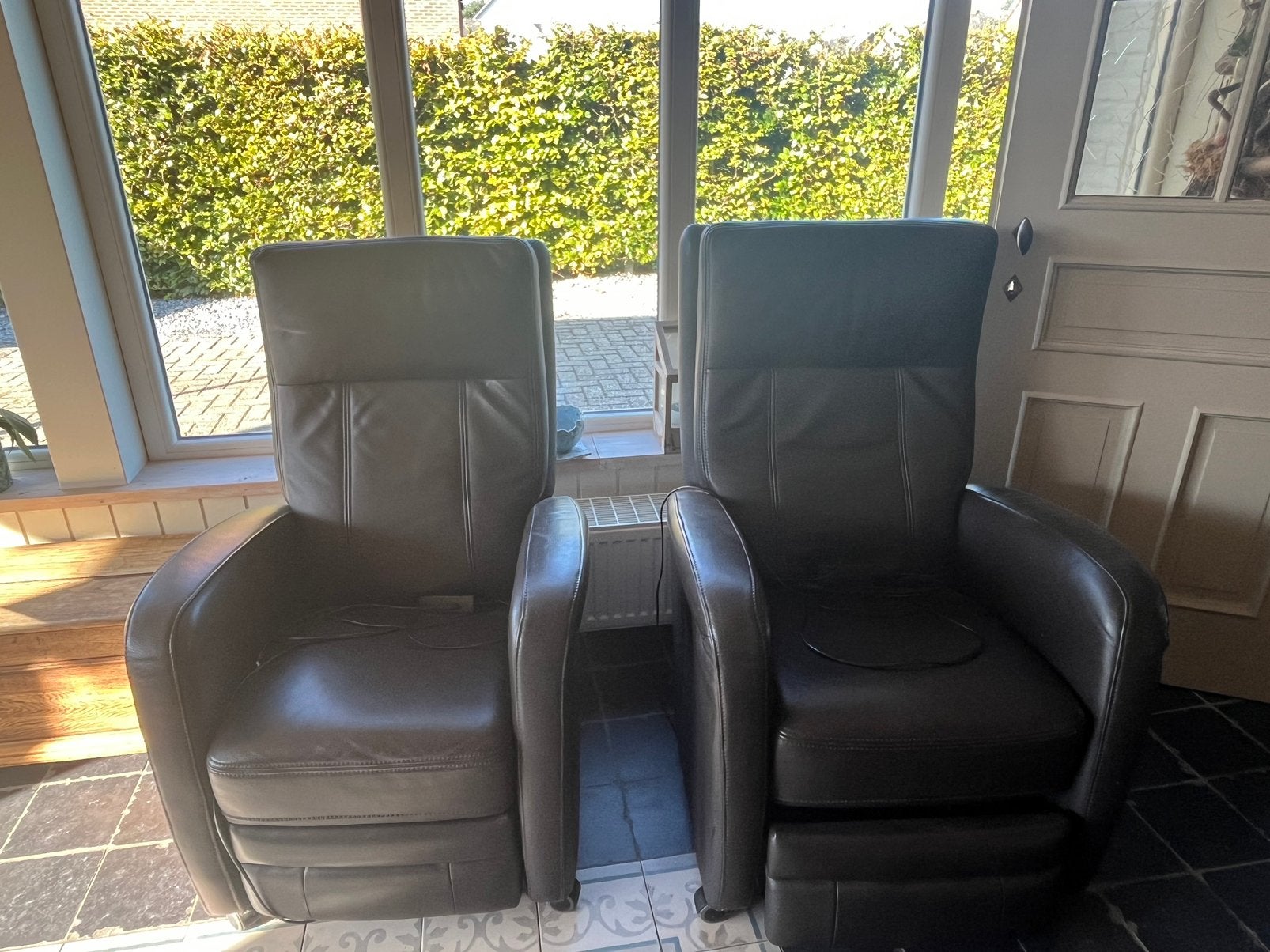 2 lederen relaxzetels, Ophalen, Zo goed als nieuw