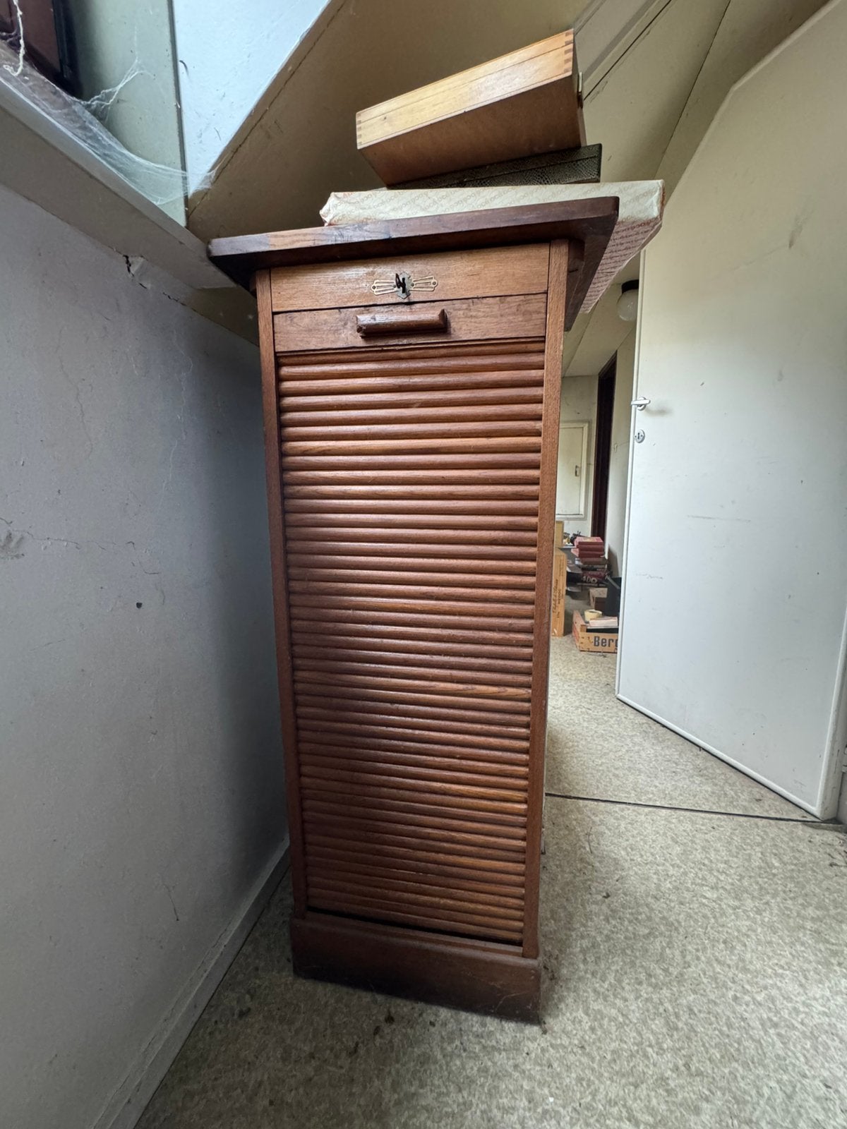 ARMOIRE À VOLETS ANCIENNE VINTAGE 🪵, Maison & Meubles, Enlèvement, Utilisé, Avec serrure