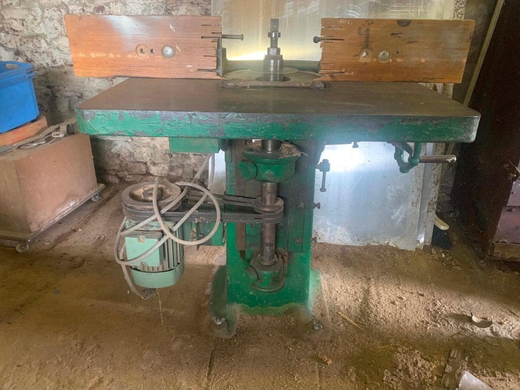 Ancienne toupie à bois professionnelle en fonte, Enlèvement
