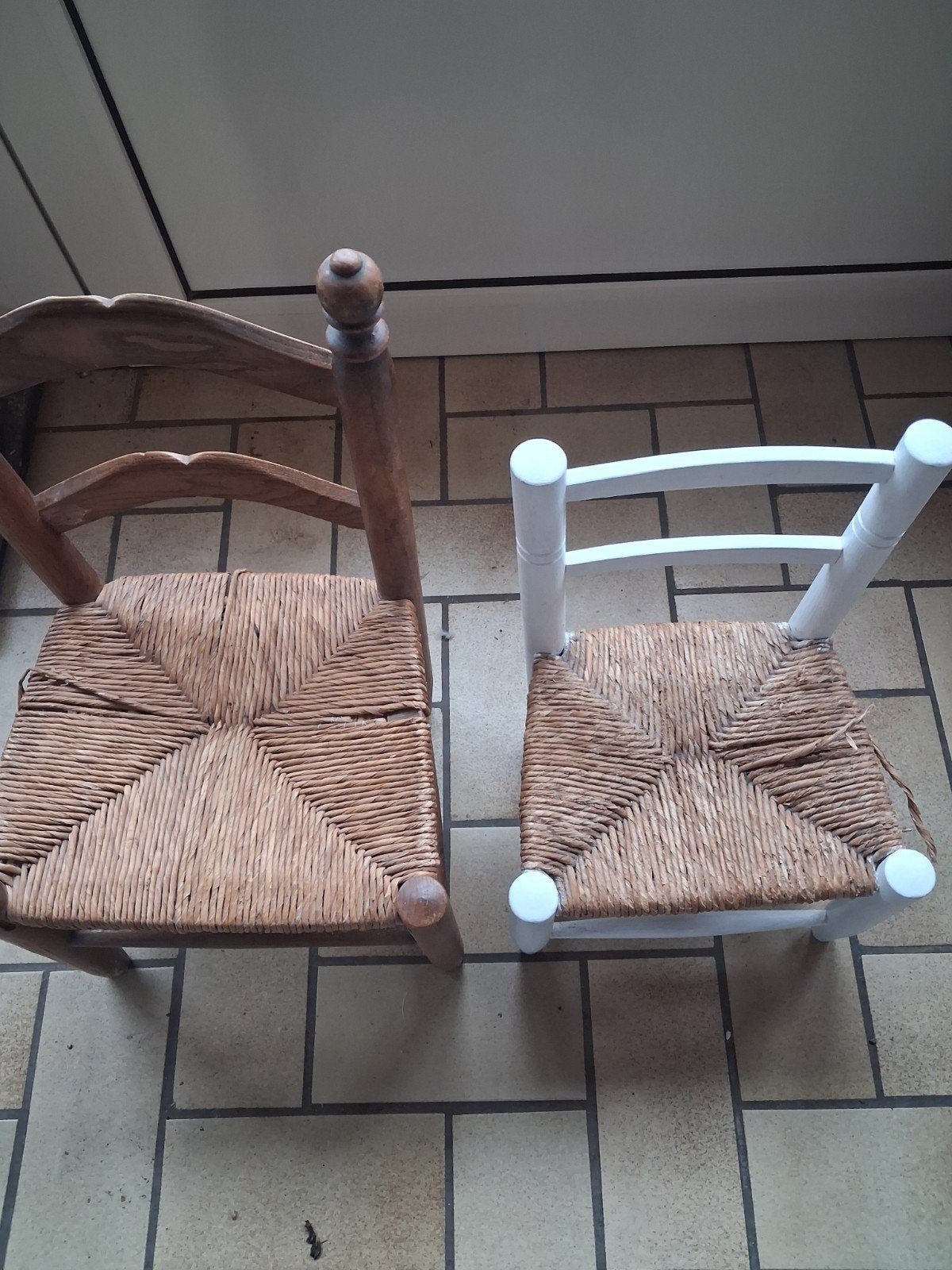 2kleine stoeltjes met rieten zitting., Ophalen