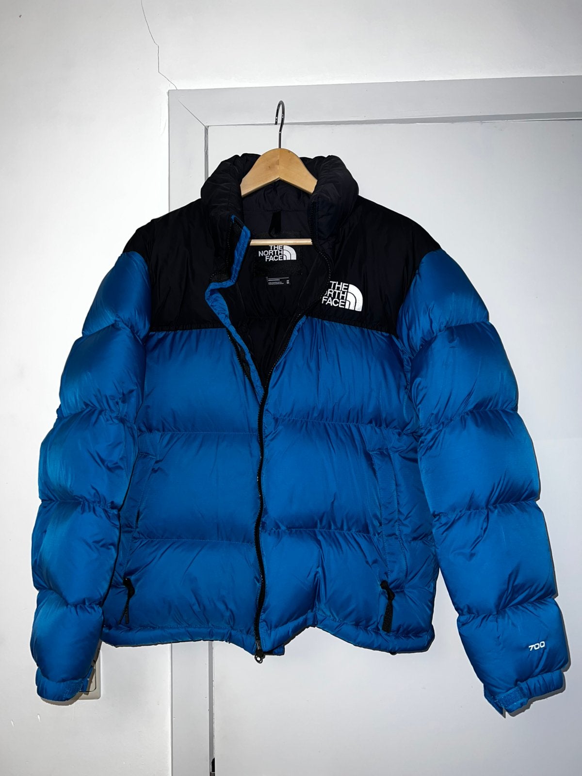 The North Face 1996 Retro Nuptse 700 Down Jacket, Ophalen of Verzenden, Zo goed als nieuw, Maat 48/50 (M), Blauw
