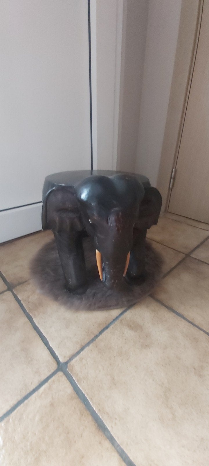 Olifant decoratie, Ophalen
