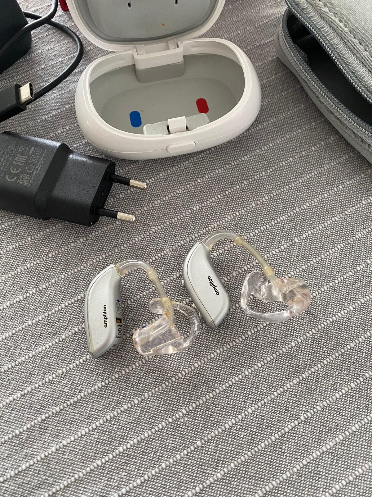 2 Hoorapparaten Ampliflon, Ophalen of Verzenden, Zo goed als nieuw
