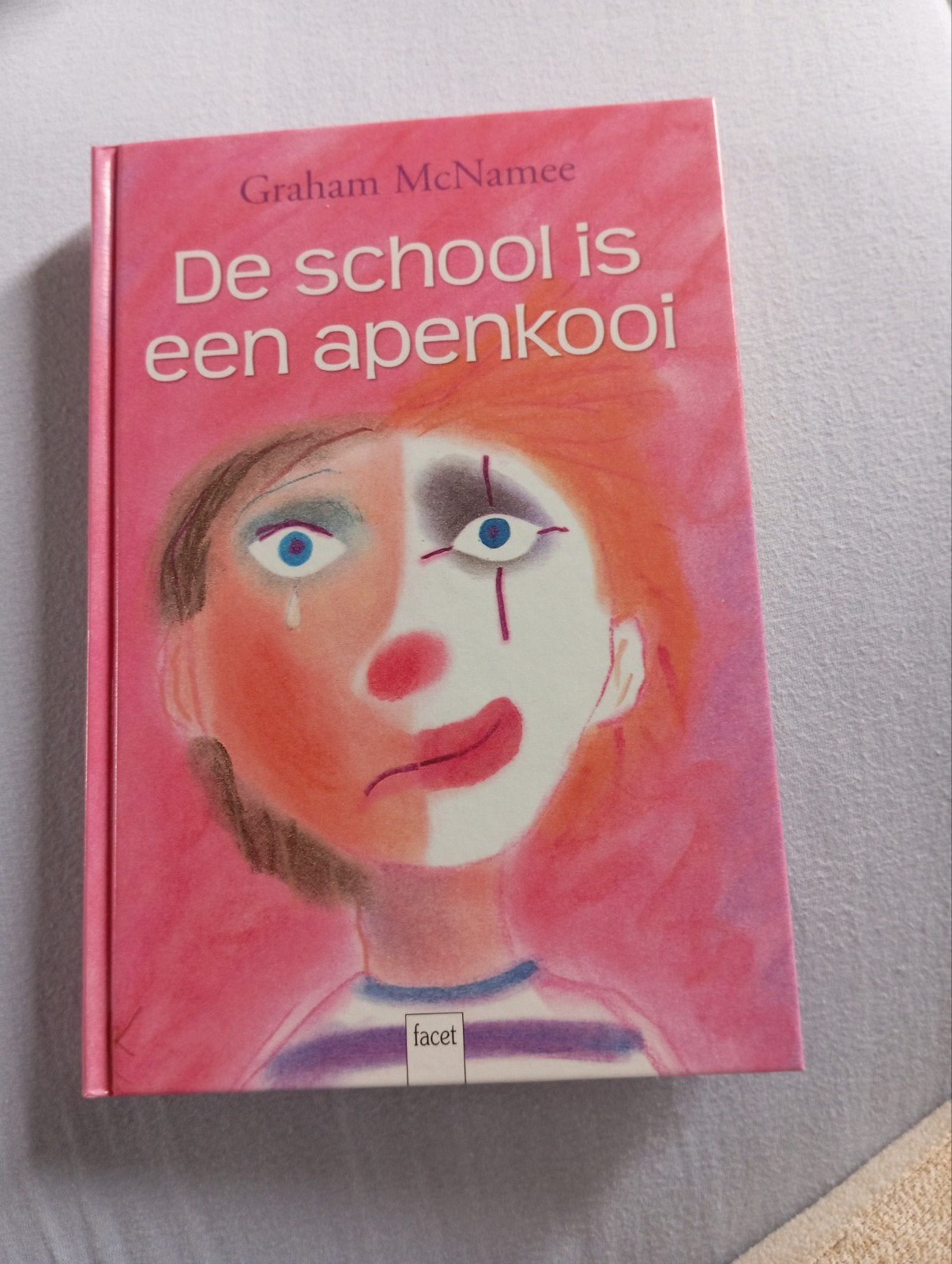 G. MacNamee - School is en apenkooi, Boeken, Ophalen of Verzenden, G. MacNamee