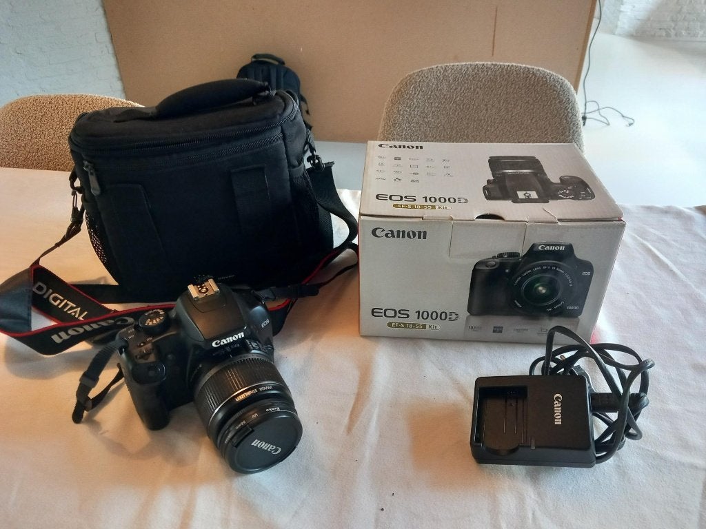 Canon EOS 1000D spiegelreflex camera, Enlèvement ou Envoi, Comme neuf, Reflex miroir, Canon