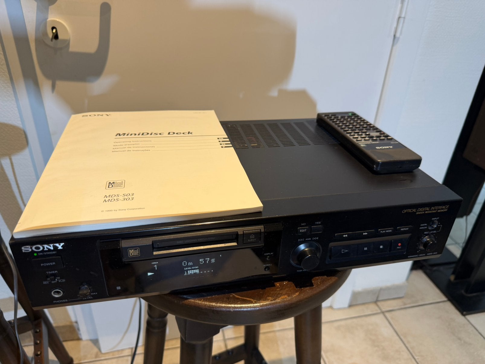 Sony MDS-303 MiniDisc ,  handleiding & afstandsbediening, Audio, Tv en Foto, Walkmans, Discmans en Minidiscspelers, Ophalen of Verzenden