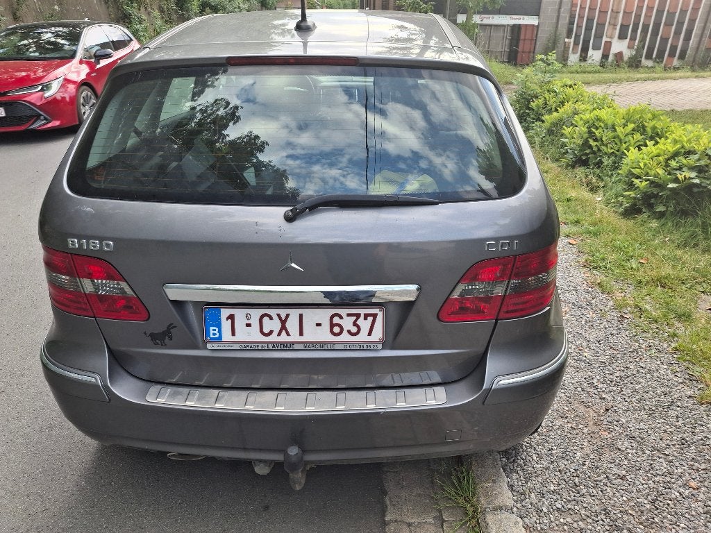 Mercedes b180 CDI, Autos, Mercedes-Benz, Particulier, Classe B, Air conditionné, Diesel, 5 portes, Boîte manuelle, Argent ou Gris