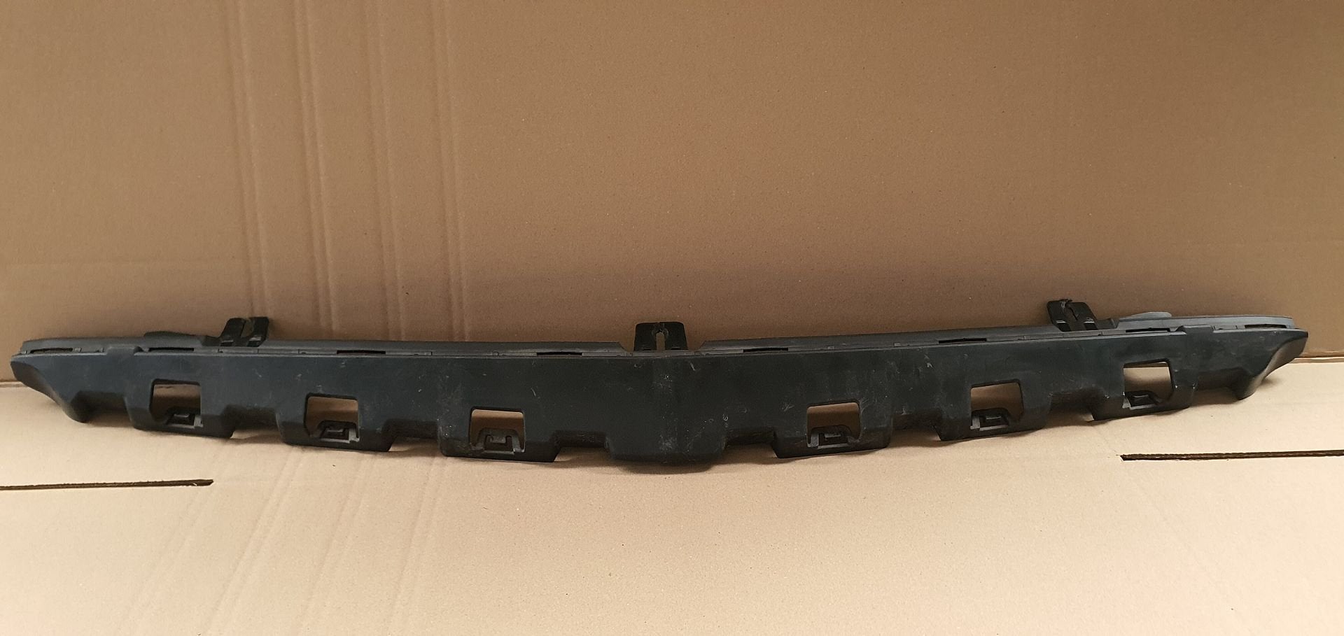 Bumper Grill Houder Mercedes C Klasse W205 A2058851165, Gebruikt, -, Voor, Ophalen of Verzenden