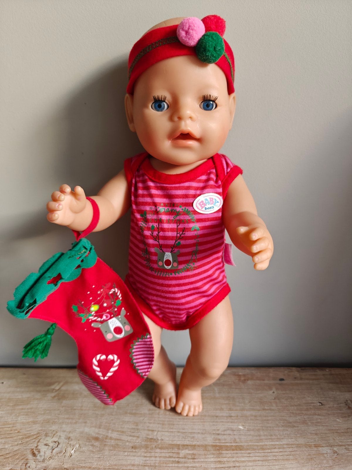 Baby born 40-43cm pop in Kerst outfit. Zie foto's., Ophalen of Verzenden, Gebruikt, Babypop