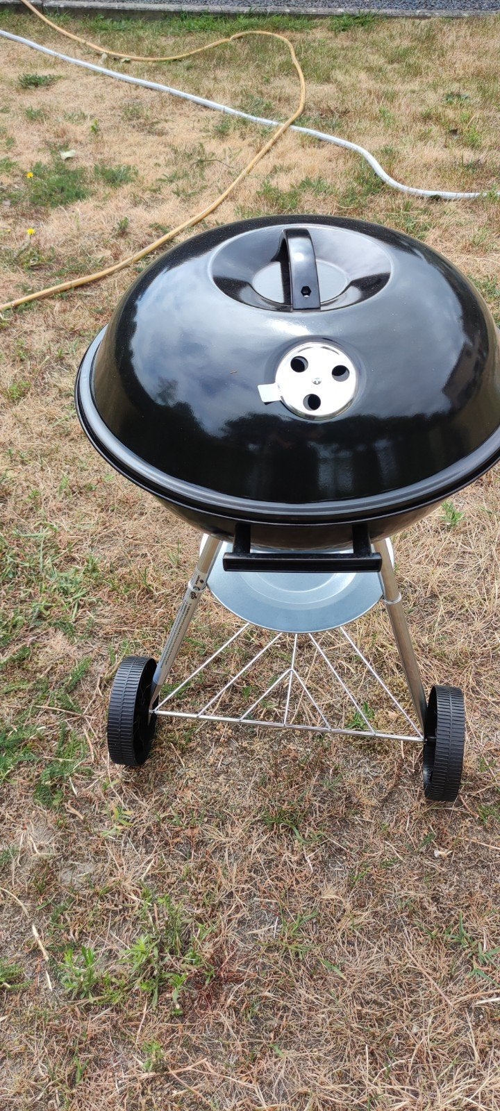 Nieuwe kogelBBQ. Ongebruikt! Te klein aangekocht., Ophalen