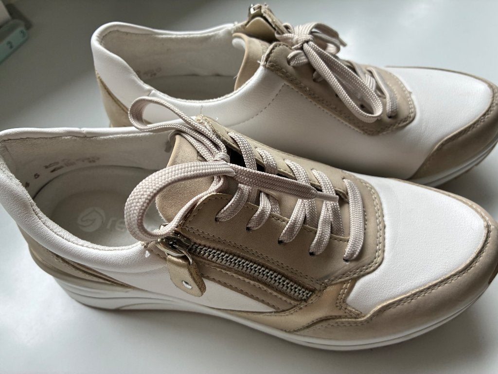 Dames sneakers NIEUW, Wit, Nieuw, Ophalen of Verzenden, Sneakers