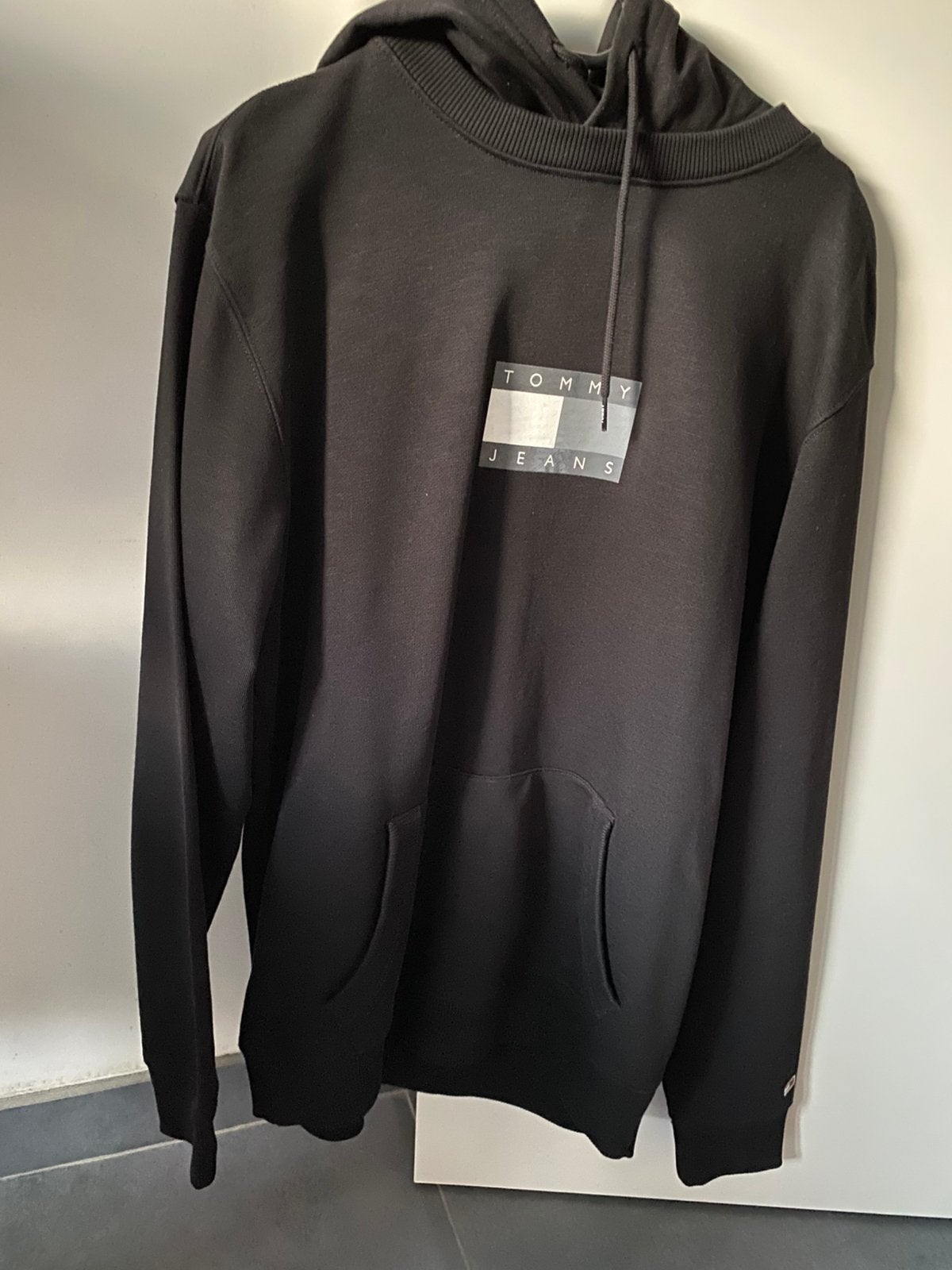 Tommy jeans M heren hoodie, Kleding | Heren, Ophalen of Verzenden, Nieuw, Zwart