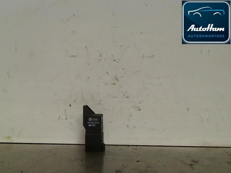 RELAIS Seat Leon (1P1) (|0281003038|038907281D|), Gebruikt, Seat