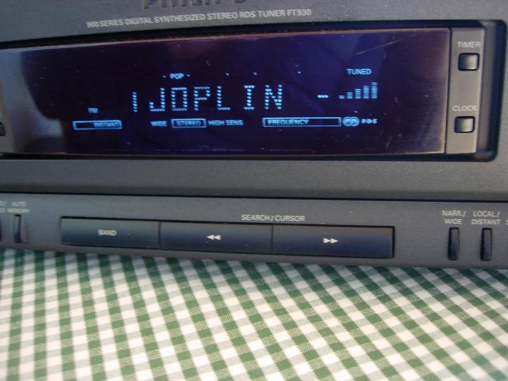 De herziene Philips FT 930 RDS-tuner wordt getest, Ophalen of Verzenden, Zo goed als nieuw