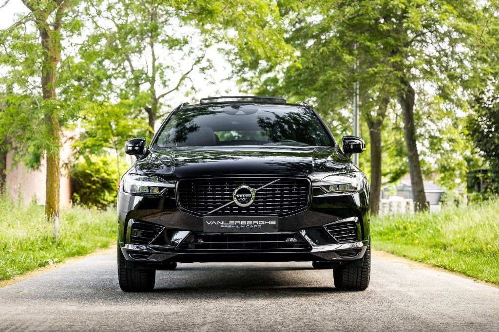 Volvo XC60 T8 AWD R-Design * Pano * HUD * H/K * ACC * 360 *, Automaat, 4 cilinders, Zwart, Leder