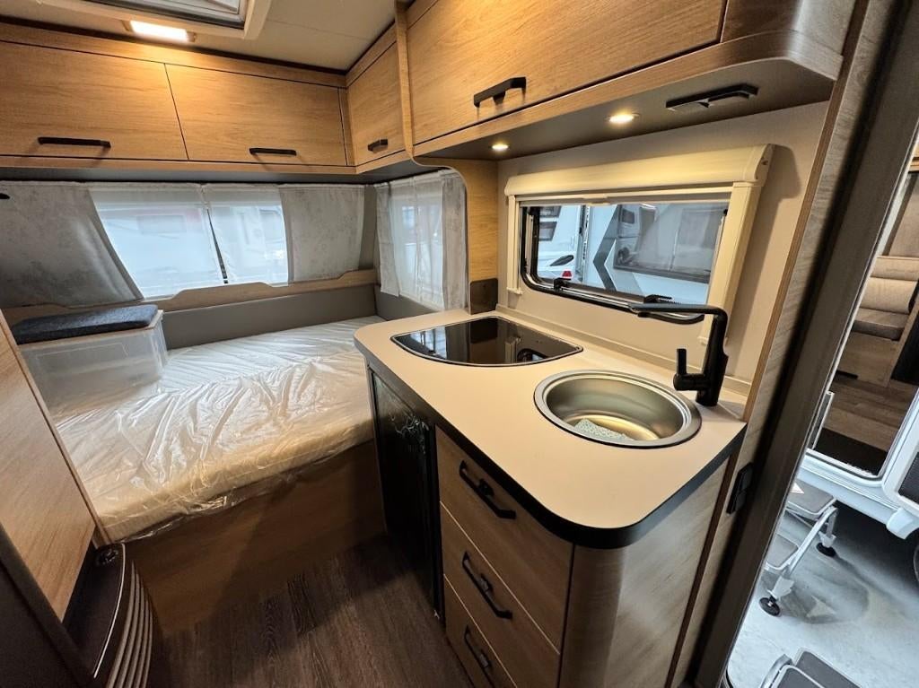 Weinsberg CaraOne 400 LK, Entreprise, 5 à 6 mètres, Knaus, Lit fixe