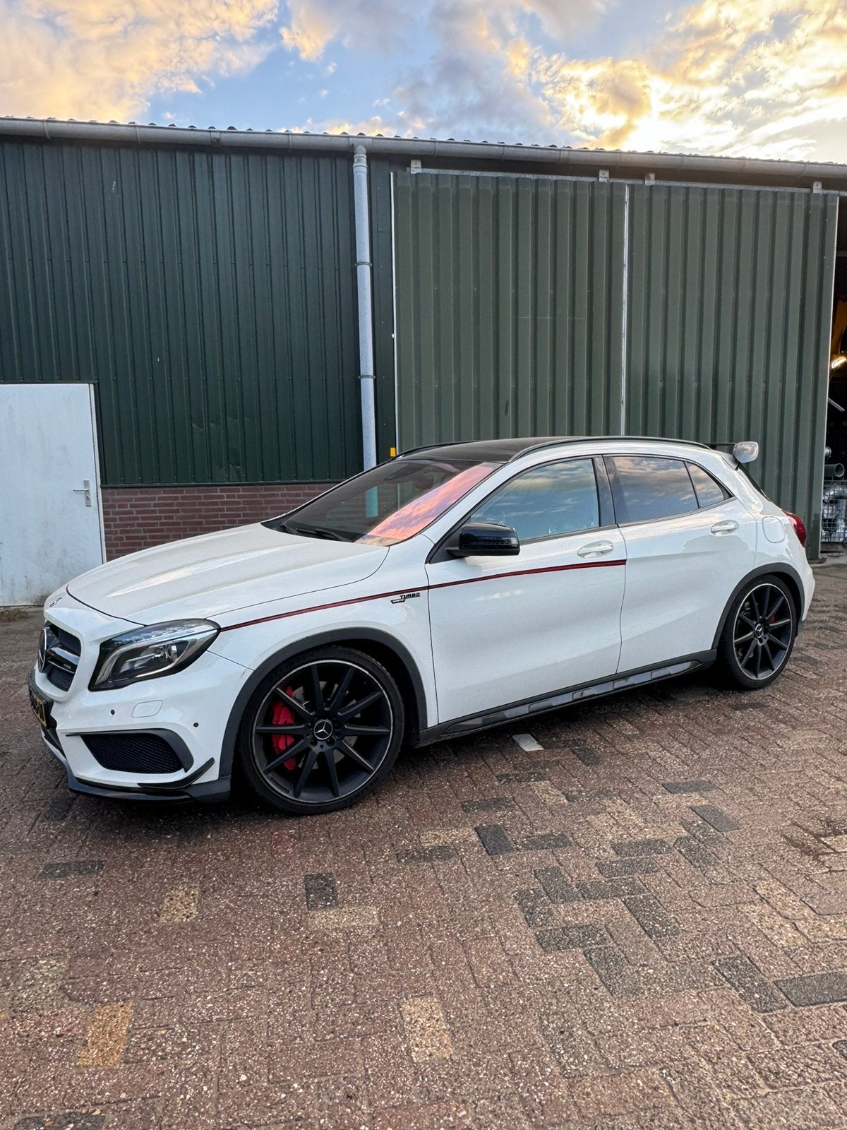 Mercedes-Benz GLA 45 AMG edition one full option, Auto's, Automaat, Zwart, Wit, Leder