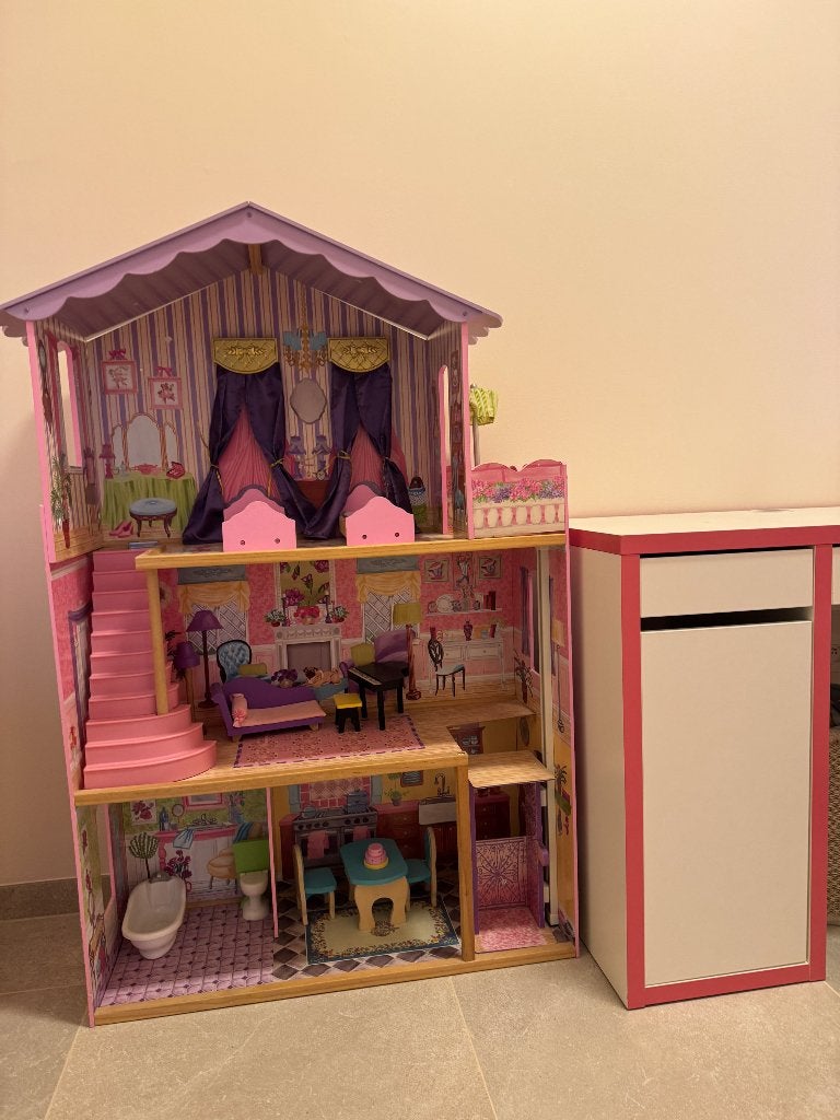 Groot houten poppenhuis in perfecte staat met meubeltjes, Ophalen, Zo goed als nieuw, Poppenhuis