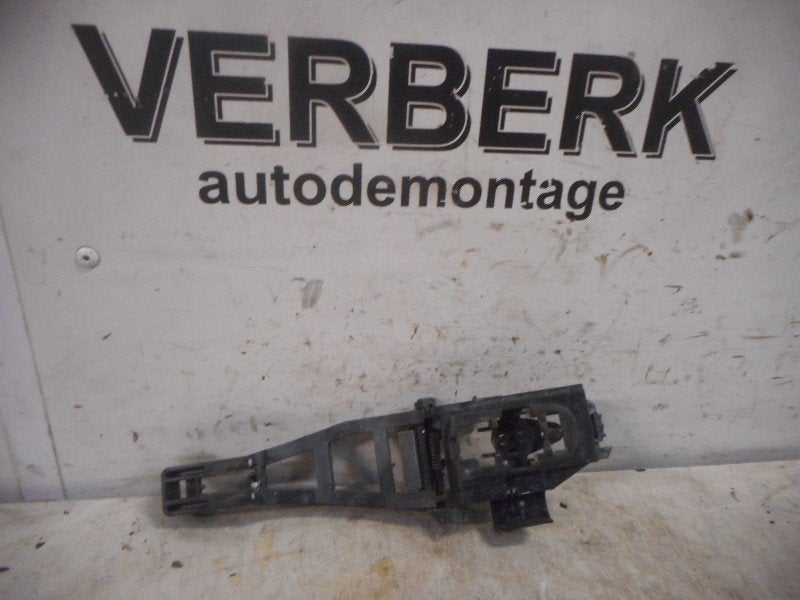 SERRURE DE PORTE AVANT GAUCHE Ford Focus 2 (3m51r22436ad), Gauche, Henry-Ford-Straße  1
50735  Köln, DE, Ford-Werke GmbH, Kunden@ford.com