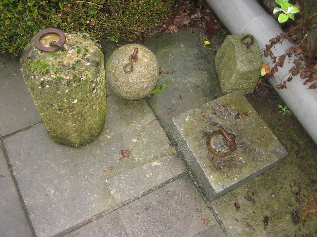 oude arduinen gewichtstenen met ringel, Enlèvement, Utilisé