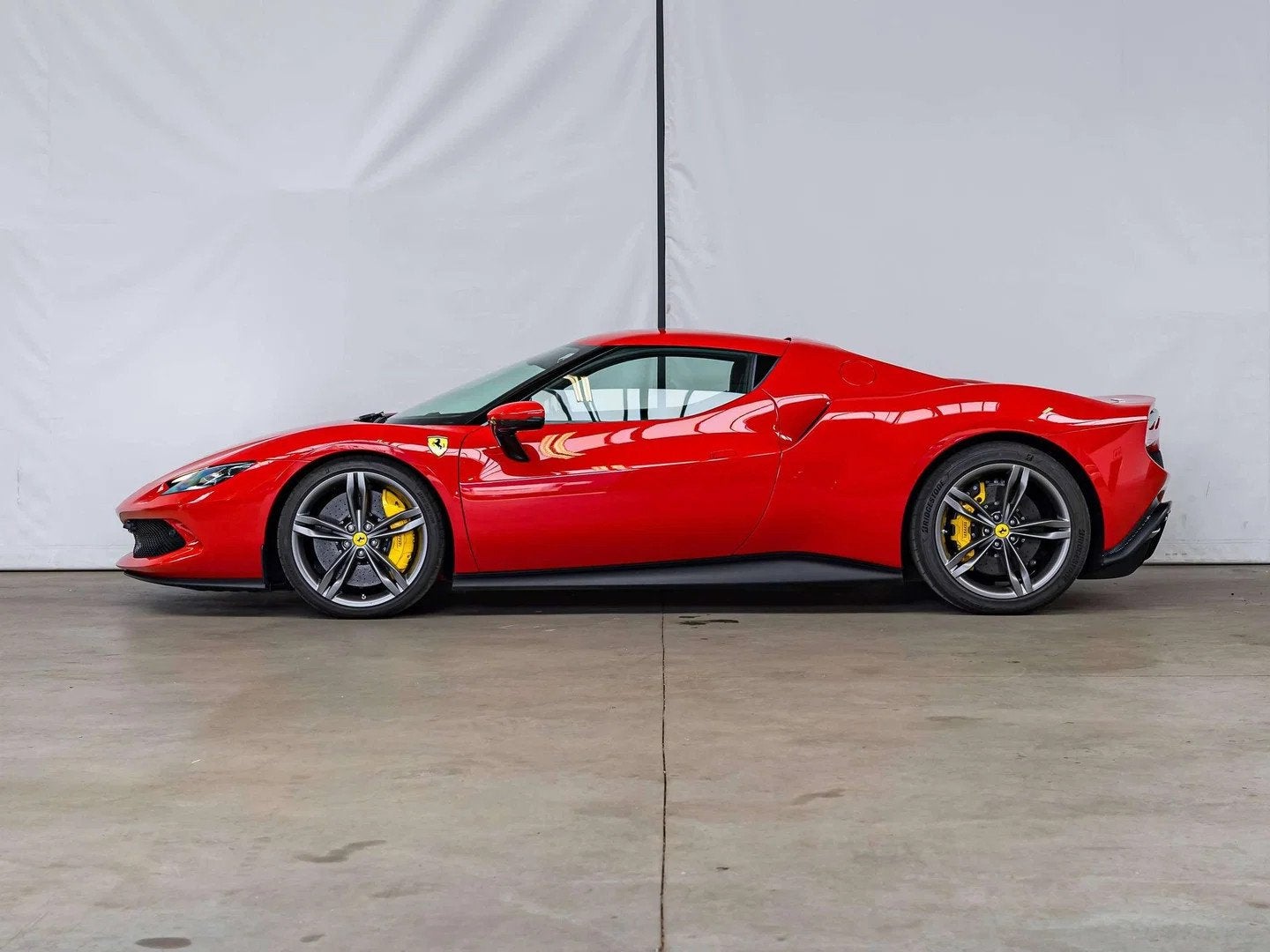 Ferrari 296 GTB FULL PPF|FREE FERRARI SERVICE UNTIL 2029|FRO, Autos, Euro 6, Entreprise, Noir, 2 portes