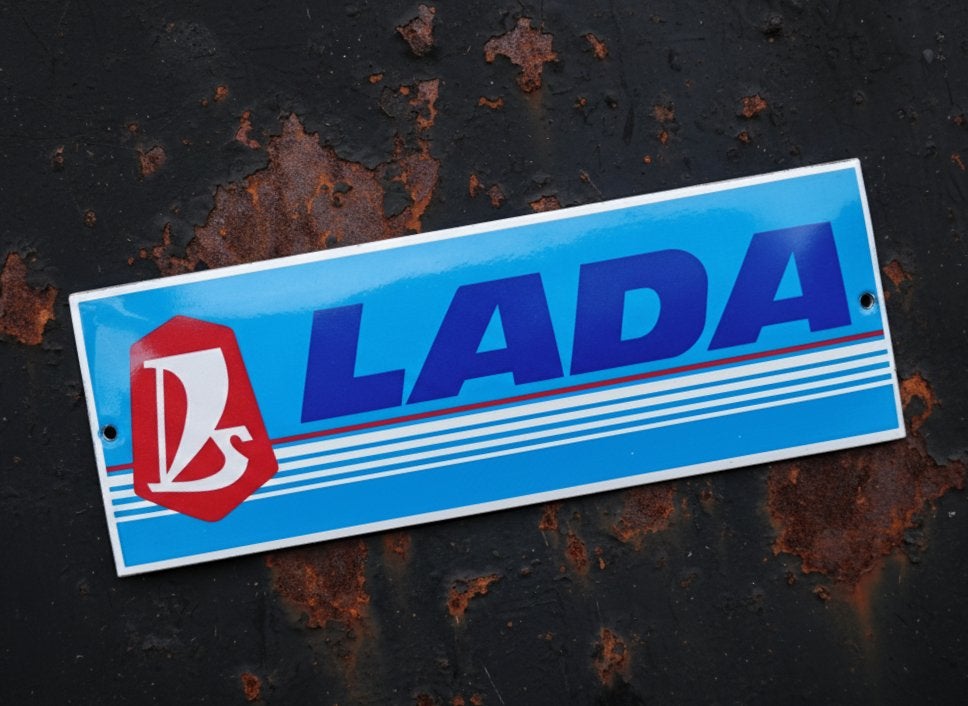 Emaille Reclamebord LADA Auto Dealer Vintage Plaque DDR Era, Verzamelen, Verzenden, Gebruikt, Reclamebord
