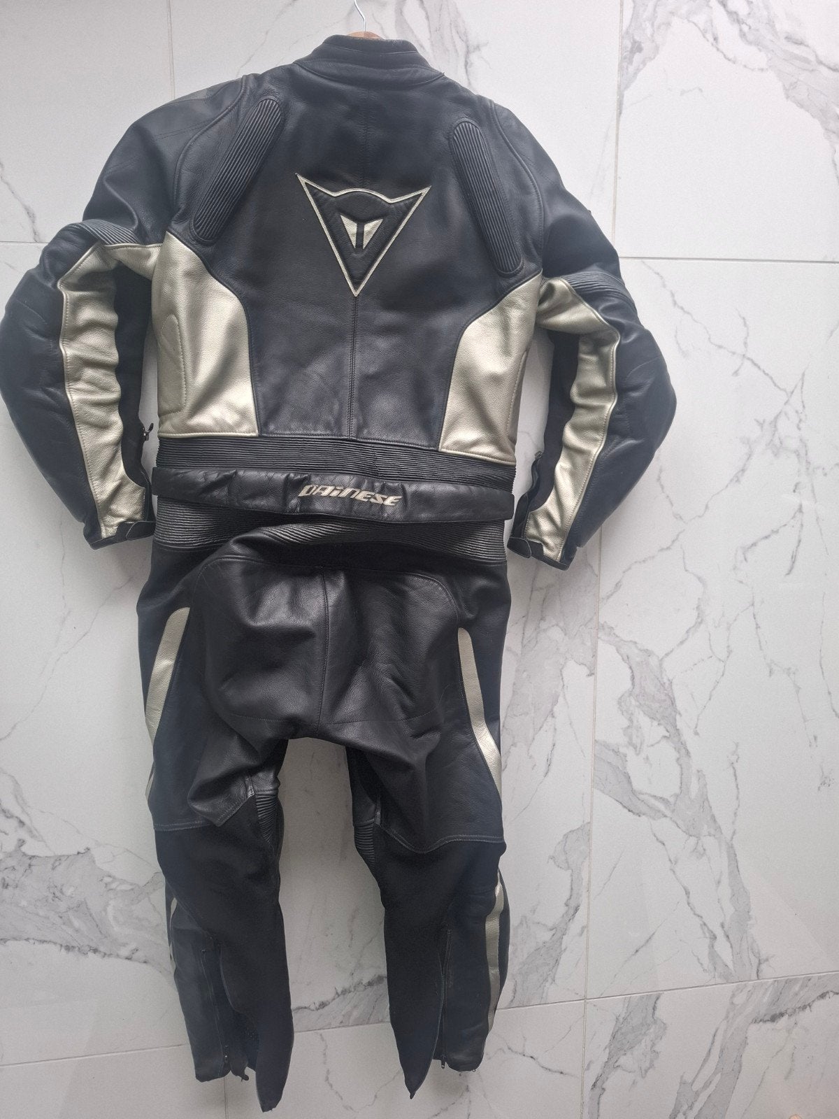 combinaison moto cuir Dainese, Enlèvement, Comme neuf