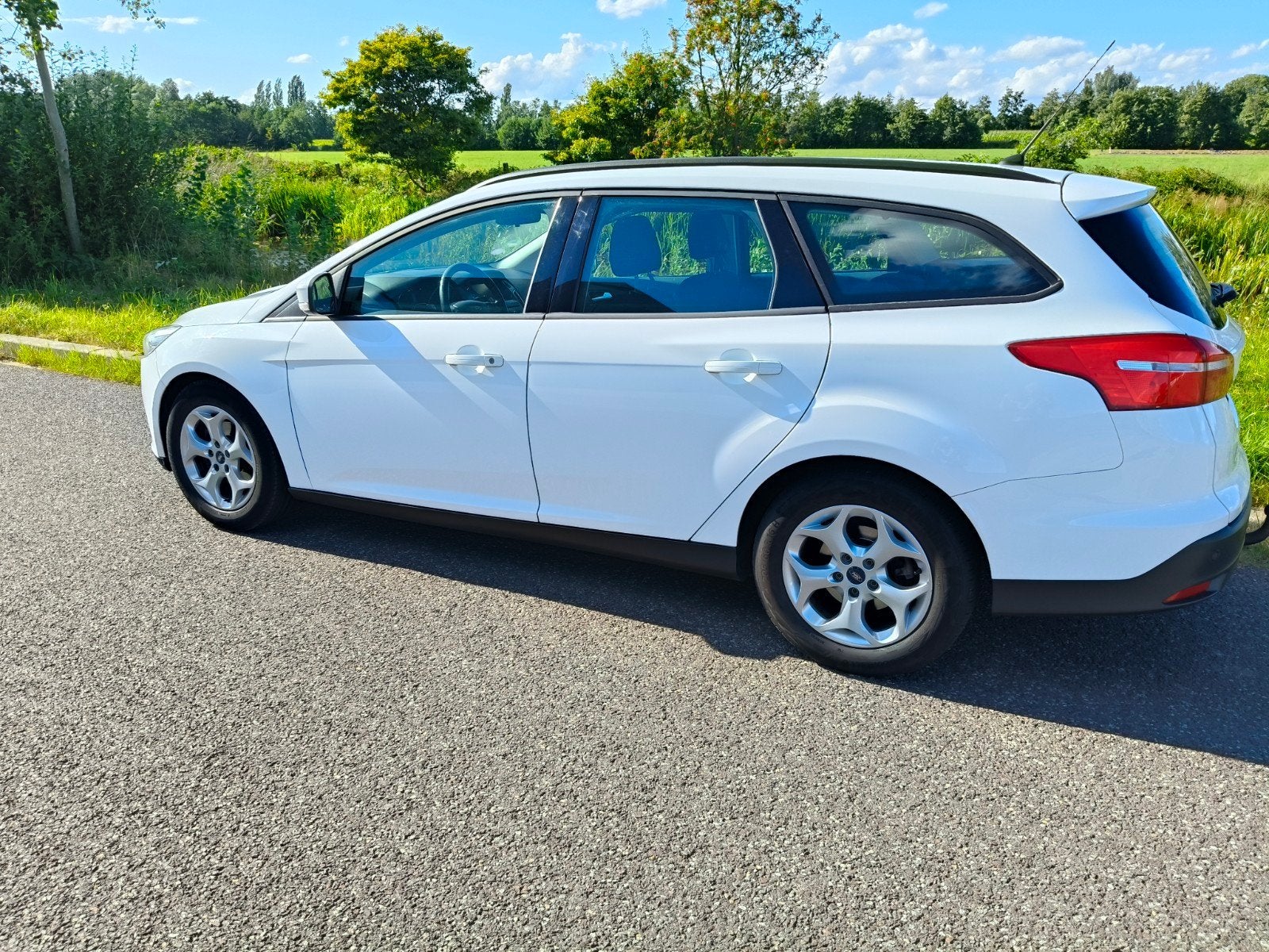 Ford Focus 1.0 Ecoboost 125ch 2017 Blanche, Autos, Focus, Achat, Boîte manuelle, 5 portes