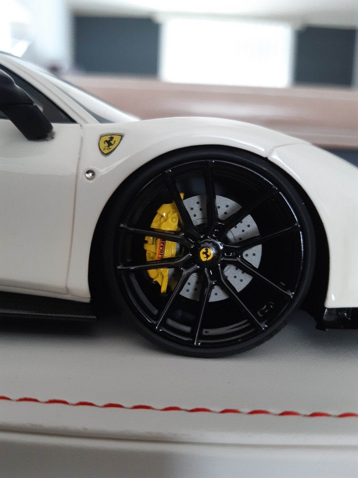 Ferrari 488 pista 1/18 ivy model merit (Neuve), Enlèvement ou Envoi, Anson