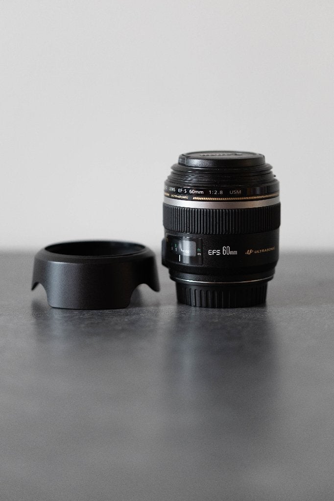 Canon EF-S 60 mm f/2,8 Macro USM, Enlèvement, Canon, Canon EF, Pare-soleil