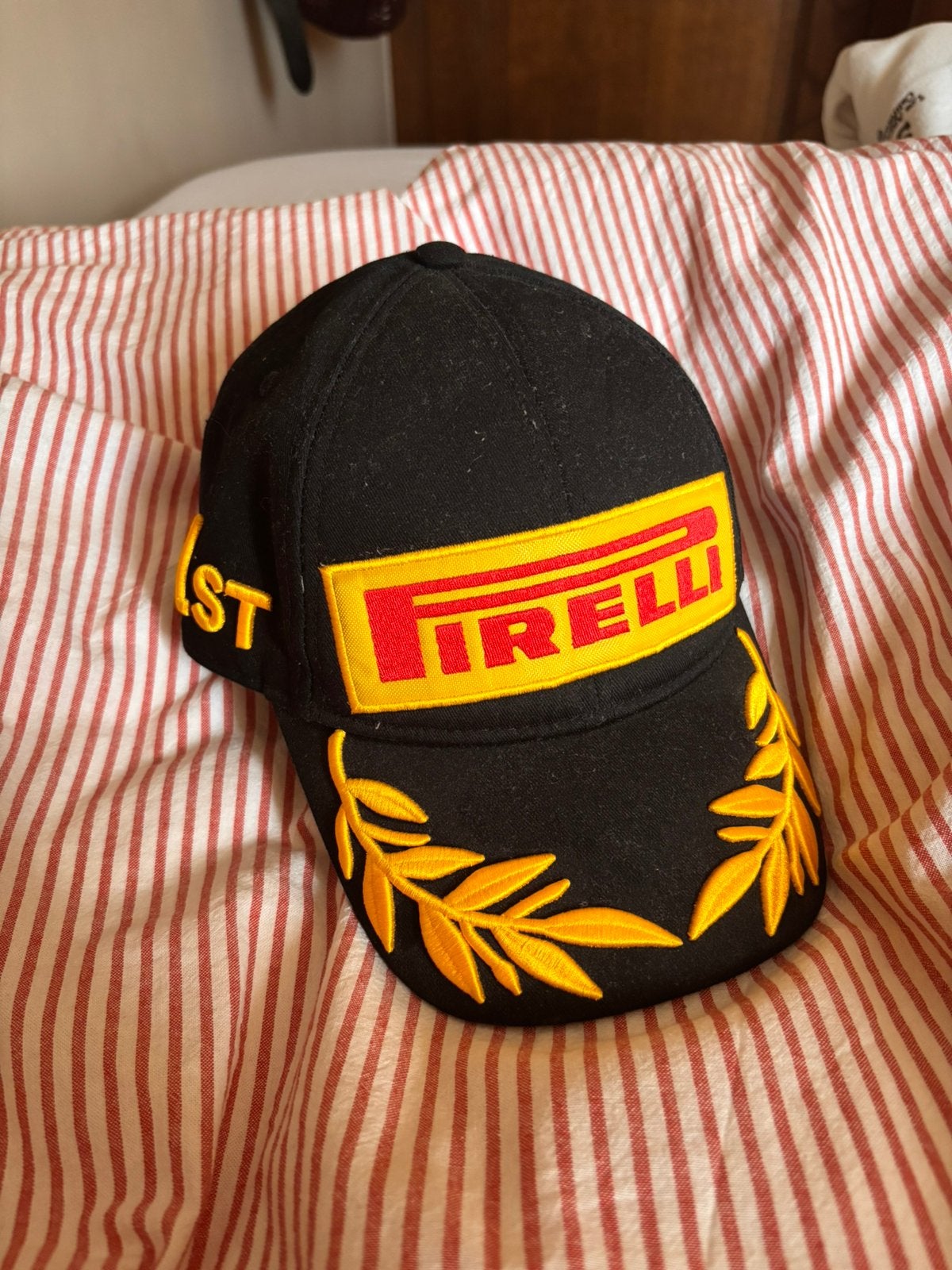Pirelli zwarte podium pet, Ophalen of Verzenden, Nieuw, One size fits all, Pet