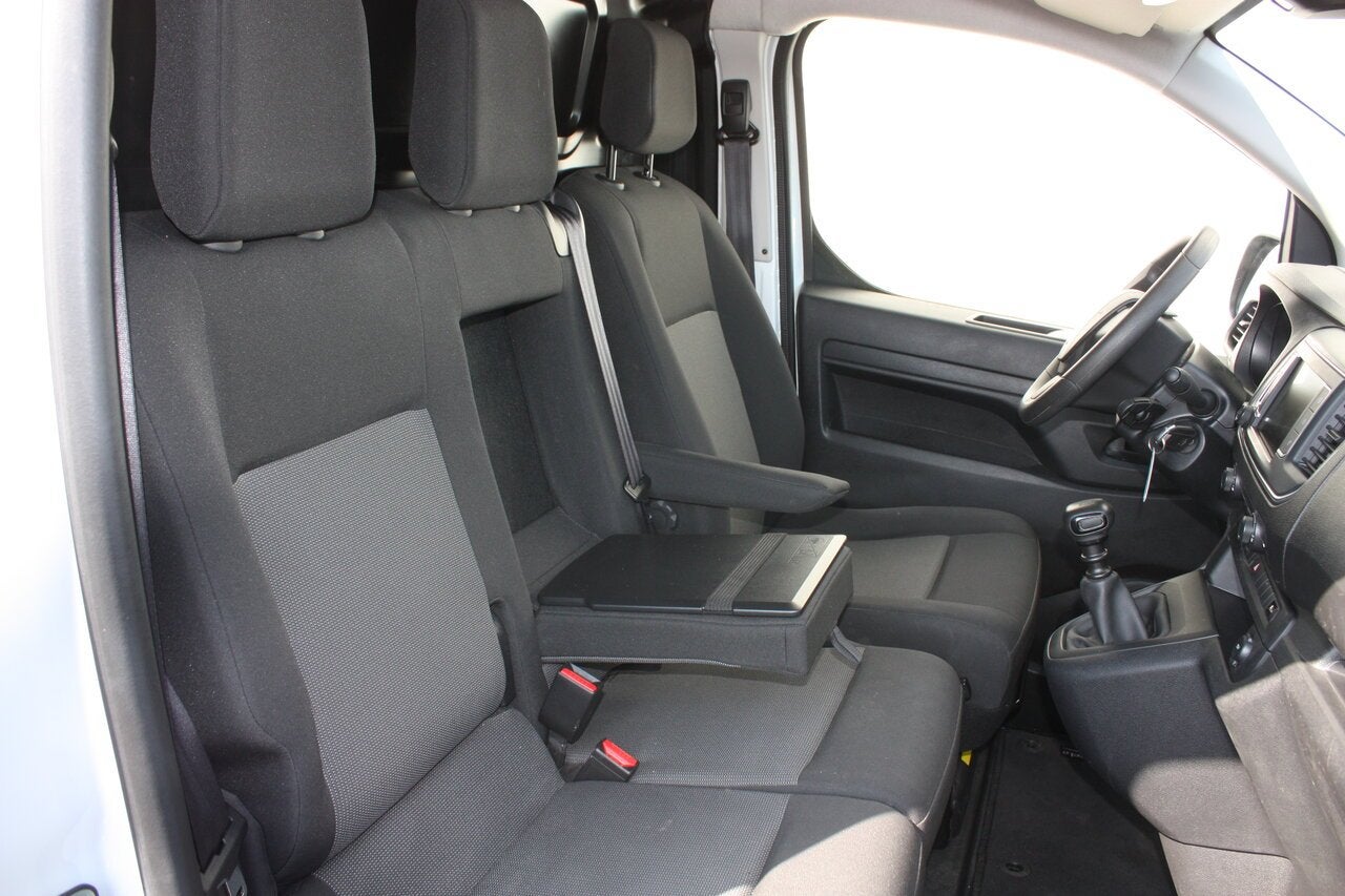 Peugeot Expert L2 // 3 ZIT // CAMERA // CARPLAY // CRUISE C, Auto's, Bestelwagens en Lichte vracht, Voorwielaandrijving, 0 kg