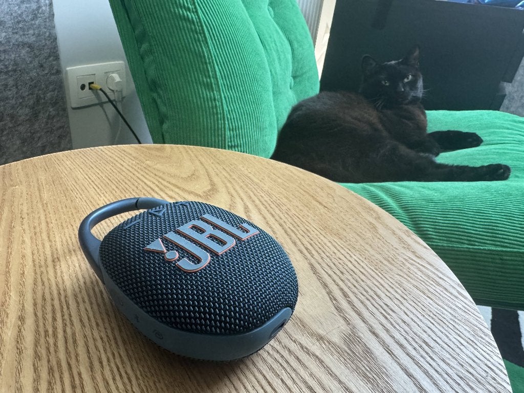 JBL Clip 5 : Blauw, JBL, Ophalen of Verzenden, Zo goed als nieuw, Draagbare speaker