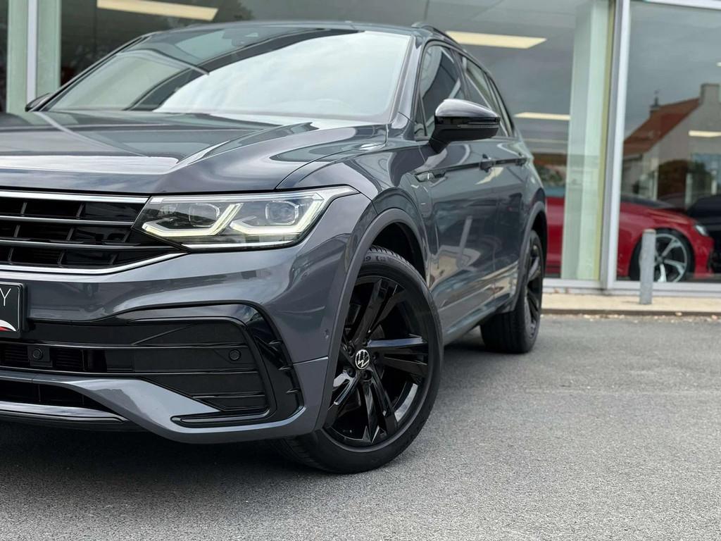 Volkswagen Tiguan 2.0 TSI 4Motion R-Line / CARPLAY / CAM / Z, Auto's, Volkswagen, Automaat, Gebruikt, 4 cilinders, 1984 cc