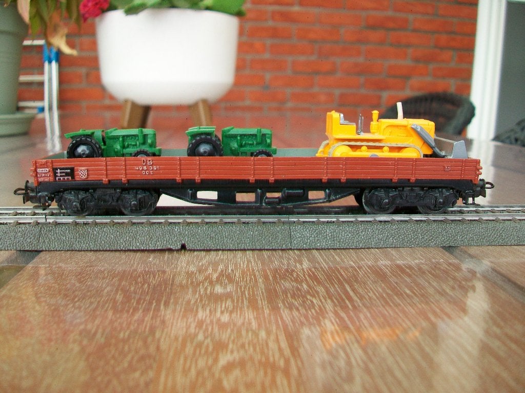 Märklin  H0 Lageboordwagen met Bulldozer, en Traktors, Wisselstroom, Gebruikt, Wagon, Ophalen of Verzenden