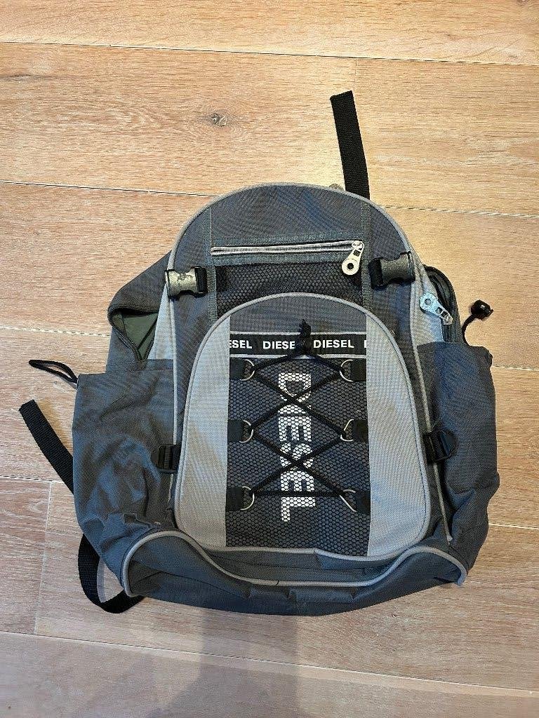 Diesel rugzak, Bijoux, Sacs & Beauté, Sacs | Sacs à bandoulière, Enlèvement, Comme neuf, Gris, Autres marques
