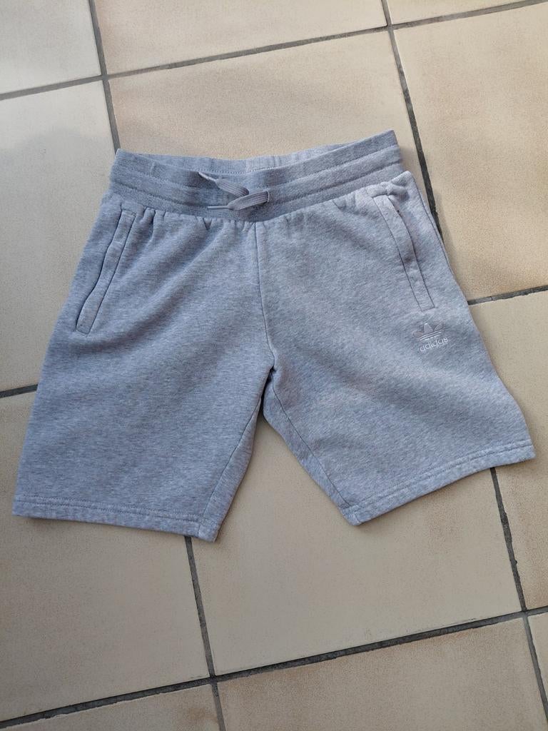 Bermuda 134-140 adidas, Broek, Adidas, Ophalen of Verzenden, Zo goed als nieuw