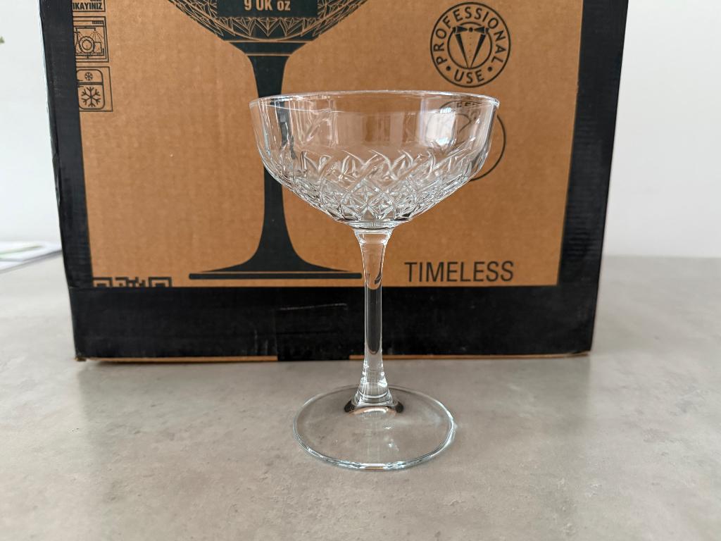 Coupe glazen  (23stuk), Verzamelen, Glas en Drinkglazen, Ophalen, Zo goed als nieuw, Borrel- of Shotglas