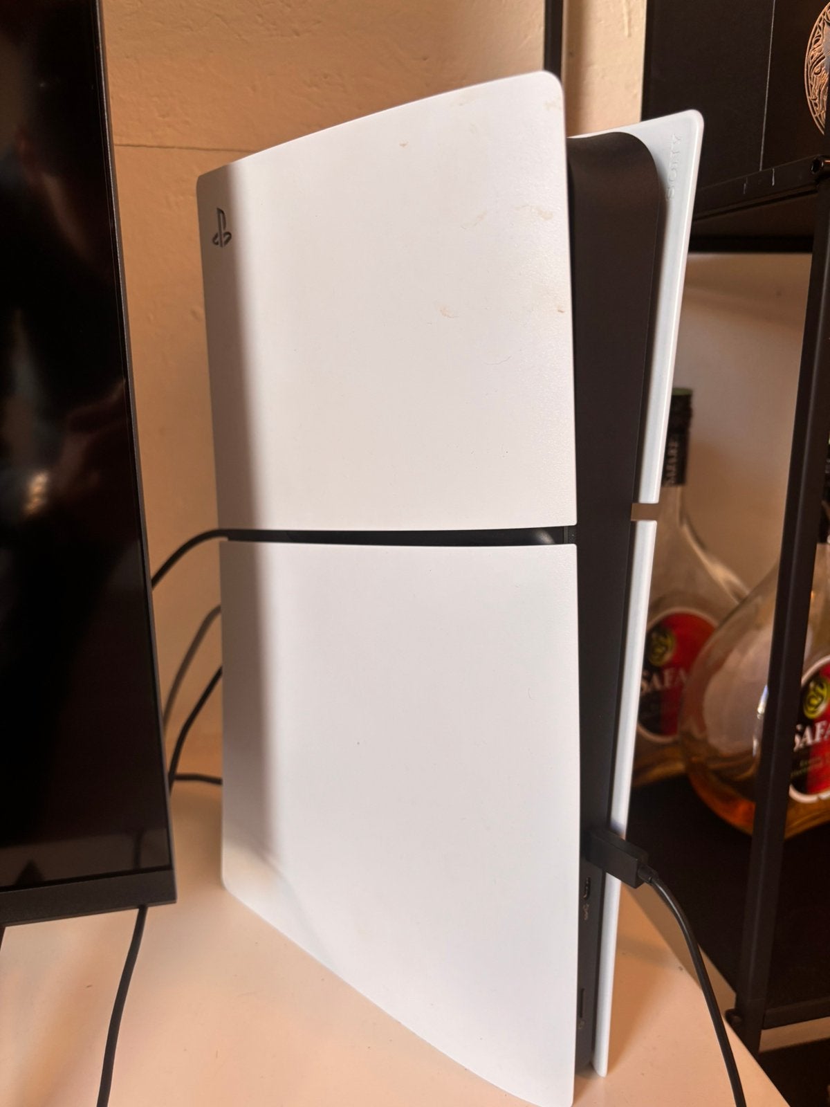 Amper gebruikte ps5 met 2 controllers, Games en Spelcomputers, Ophalen, Zo goed als nieuw