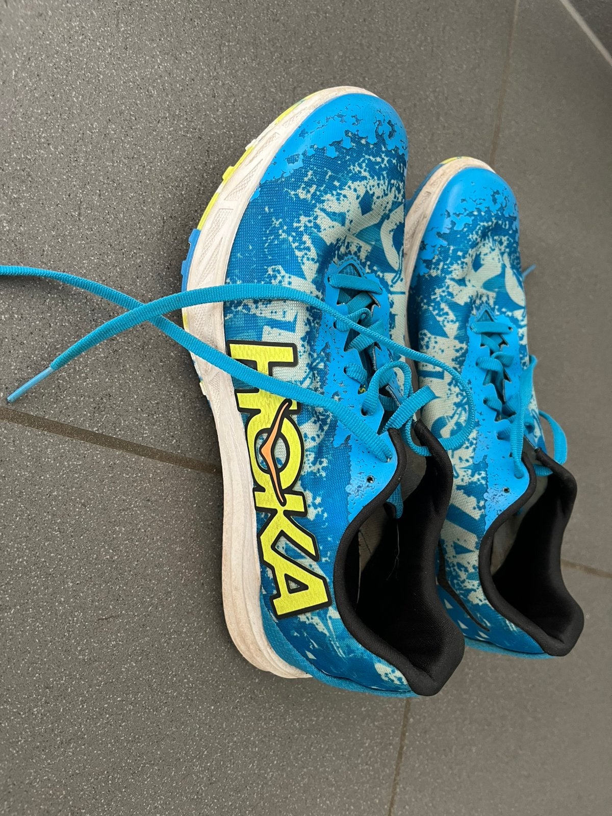 Hoka atletiek spikes piste en veld mazt 40 2/3, Ophalen, Gebruikt, Hardlopen, Spikes