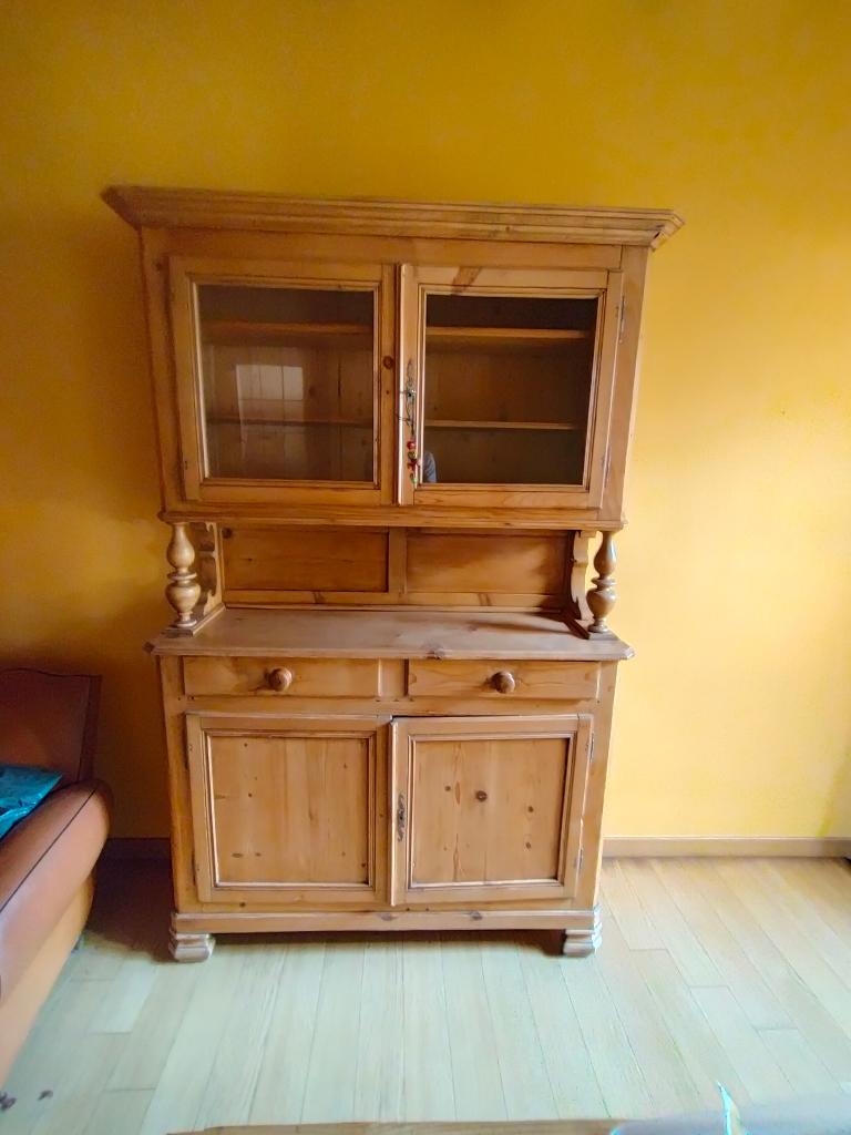 a vendre beau vaisselier en bois 350 euros, Avec tablette(s), Fermette, 100 à 150 cm, Enlèvement