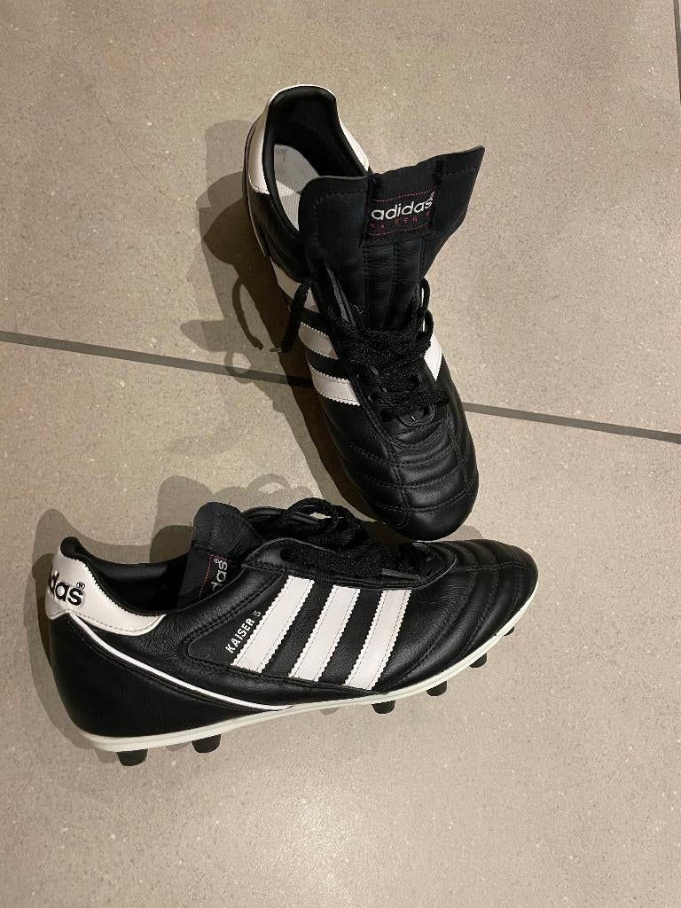 NIEUW!! kaiser 5 adidas voetbalschoen  m 39 - 40, Ophalen, Nieuw