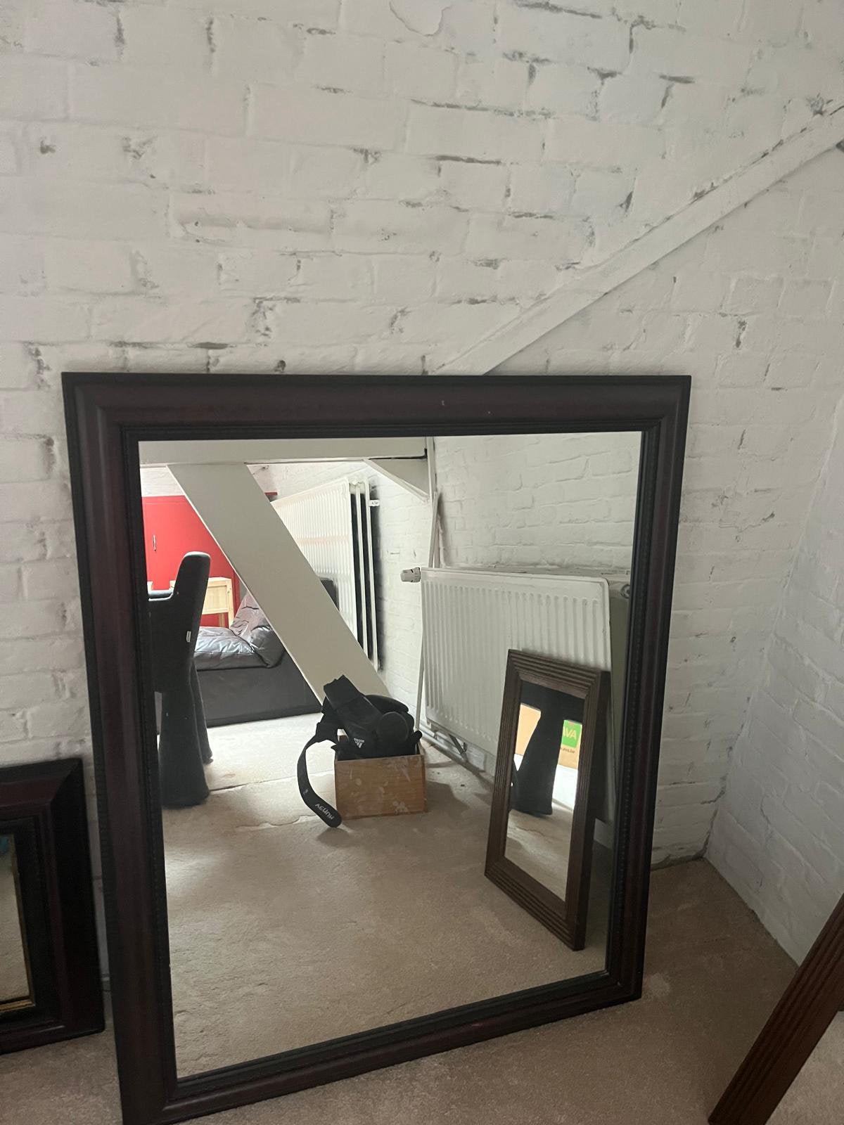Grote spiegel met acajou houten kader – 105 x 84 cm, Huis en Inrichting, Ophalen, Zo goed als nieuw