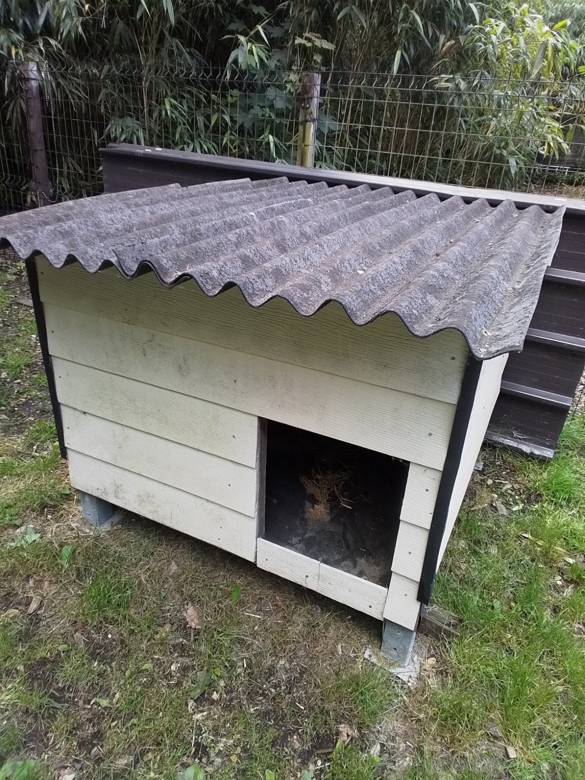 Honde hok, Ophalen